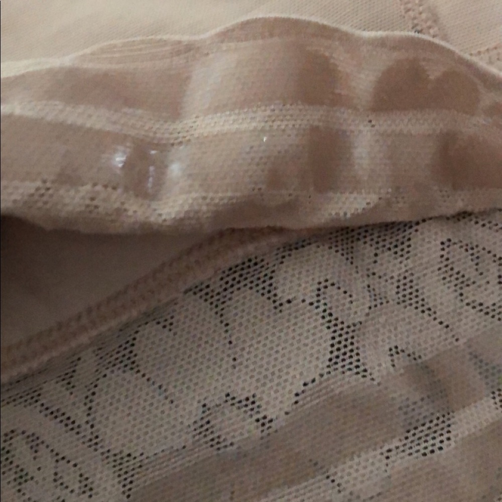 Compression Garment (L). W/Booty lifting Panel. - Picture 7 of 7